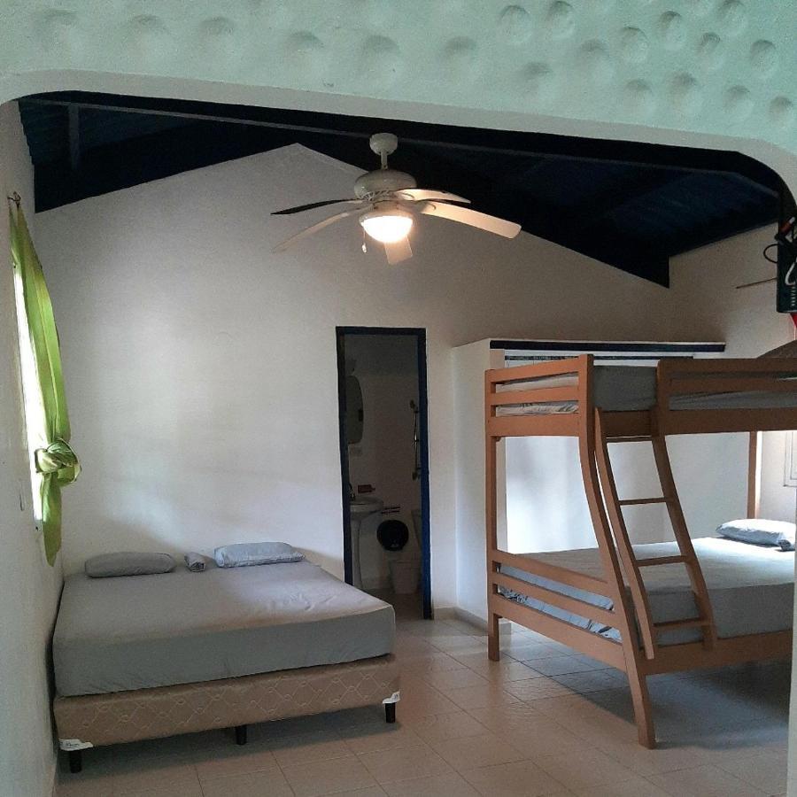 Paradise Island Beach Hotel Isla Grande Chambre photo