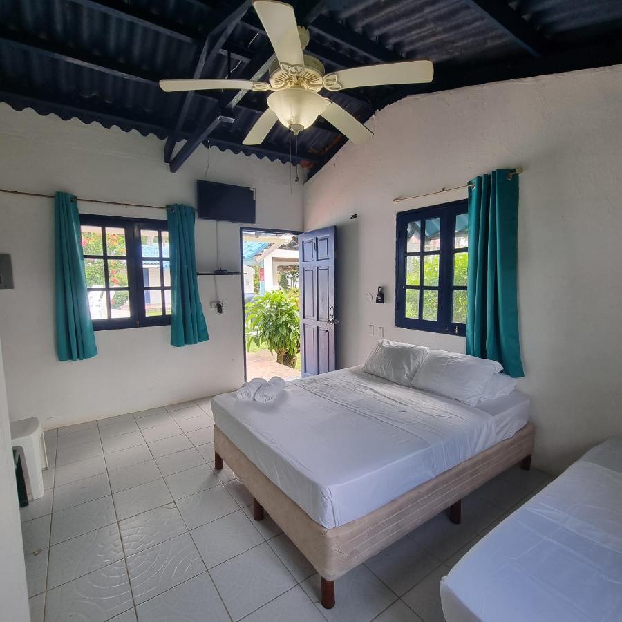 Paradise Island Beach Hotel Isla Grande Extérieur photo