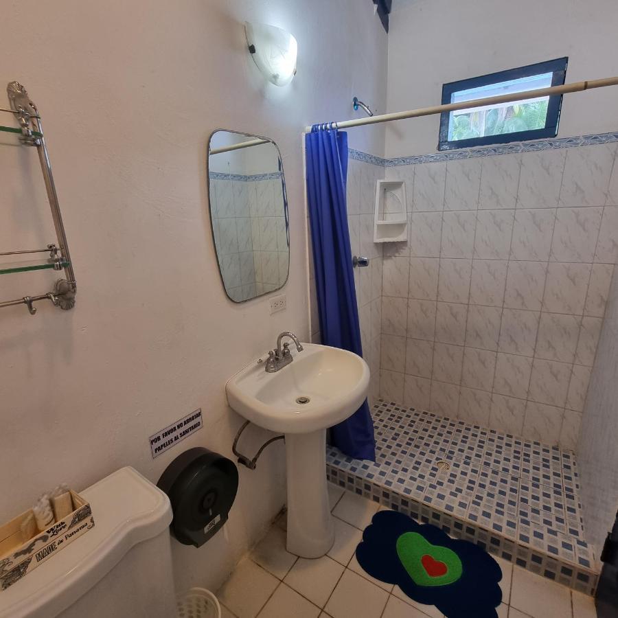 Paradise Island Beach Hotel Isla Grande Extérieur photo
